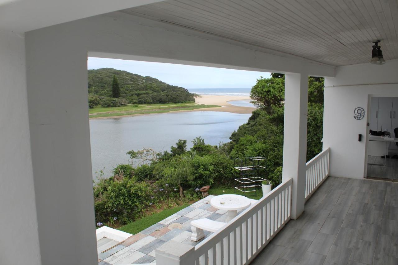 Blue'S Guest House - East London Bonza Bay 외부 사진