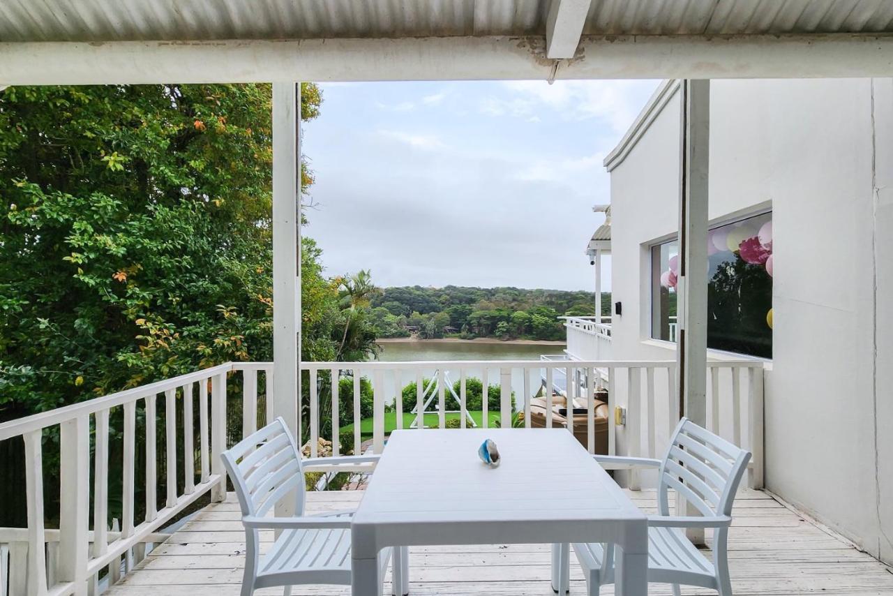 Blue'S Guest House - East London Bonza Bay 외부 사진