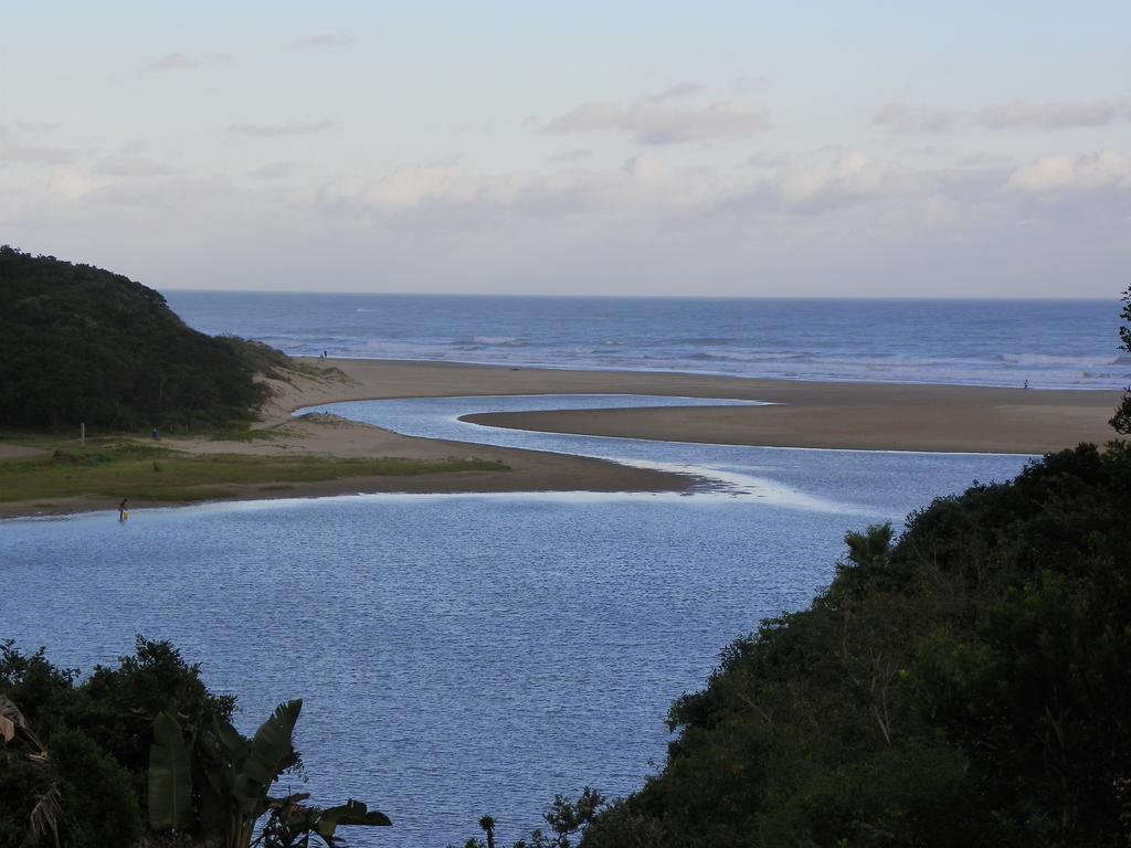 Blue'S Guest House - East London Bonza Bay 외부 사진